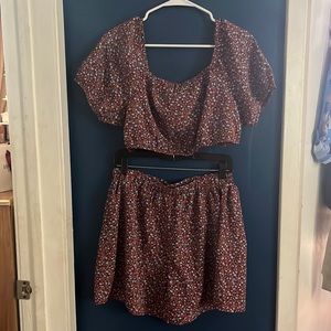 Flower set , short pant and crop top, never worn